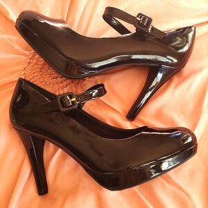 NWOT BLACK PATENT LEATHER STRAPPY 4" HEEL PLATFORMS by Picadilly SZ 9 EUC